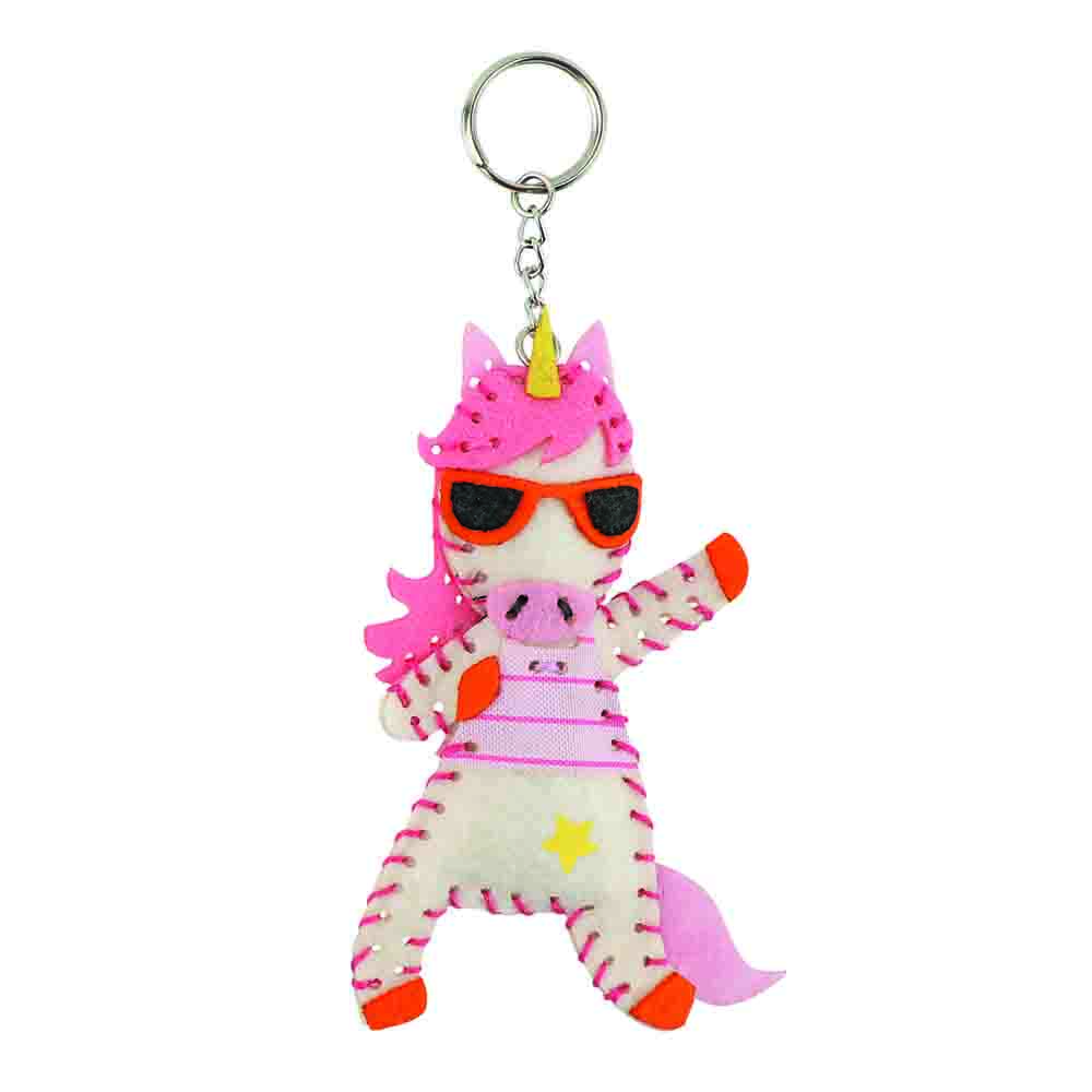 DMC Kids Kit Stitched felt kit keyring Dancing Q. 14x9.5cm - 1pc